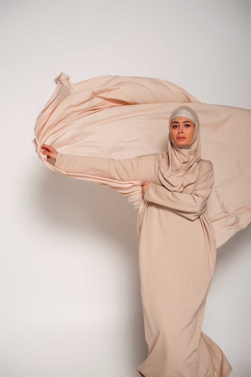 Comment intégrer des abayas de créateur dans votre garde-robe de tous les jours ?