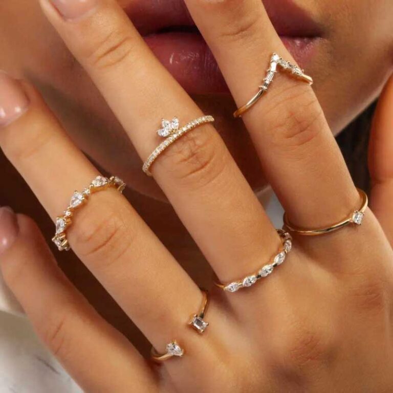 Qu’est-ce qu’un empilement d’anneaux ?  Soyez créatif et superposez vos bijoux