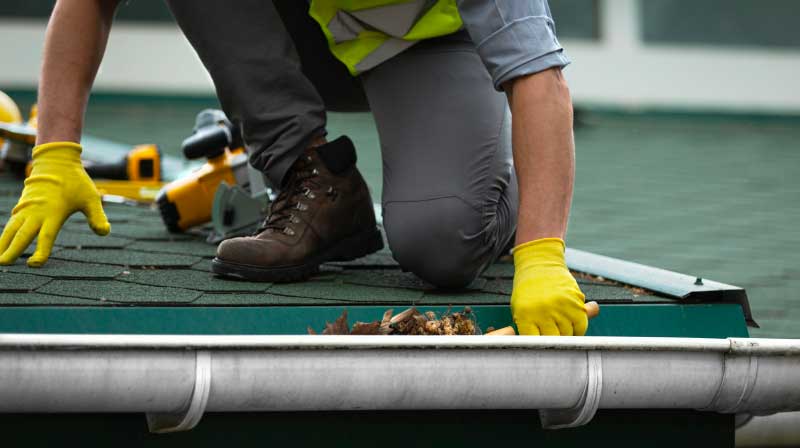 Reasons To Hire A Professional For Gutter Installation Services