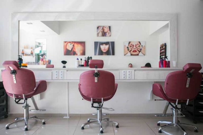 Salons de coiffure dominicains vs salons traditionnels : lequel vous convient le mieux ?