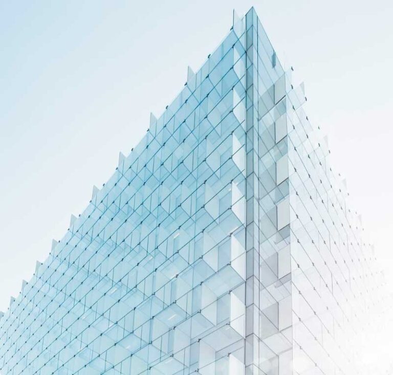 Utilisations innovantes du verre trempé dans l’architecture et le design modernes