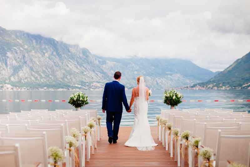 Comment choisir une robe de mariée pour un mariage à destination