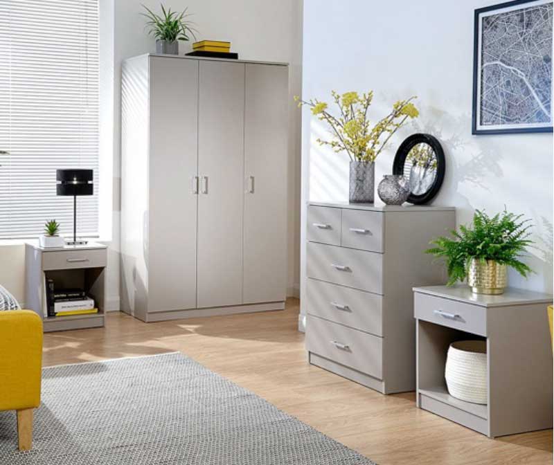 Apportez du style et de la fonctionnalité à votre chambre avec des ensembles de meubles élégants