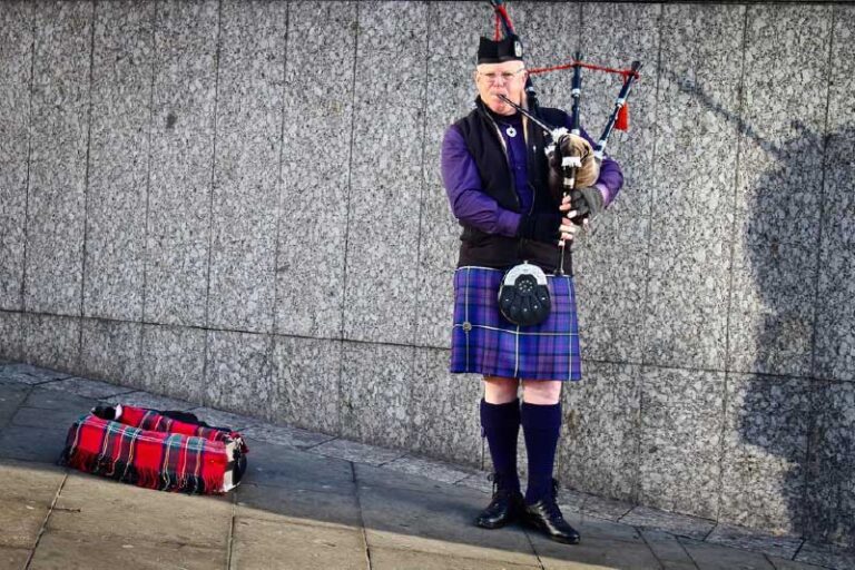 Le kilt écossais : pourquoi les hommes écossais portent-ils des kilts ?