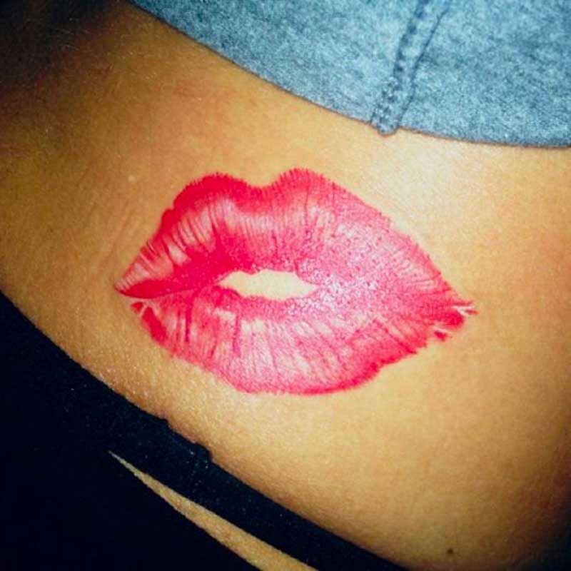 Maquillage Tatouage Tatouage Rouge À Lèvres
