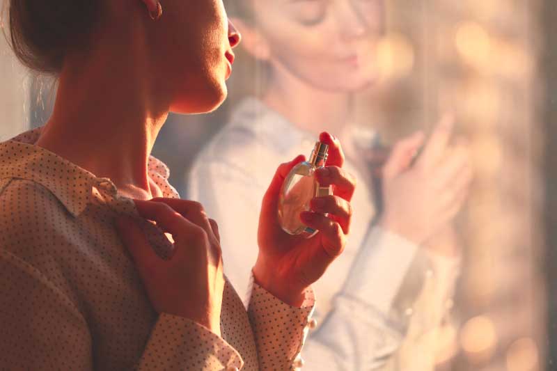 Comment utiliser les parfums pour améliorer l'humeur