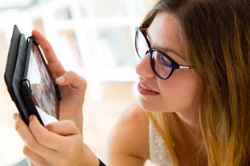 Les avantages et les inconvénients du remplacement de lentilles en ligne