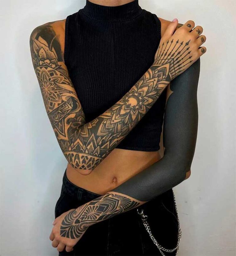 La tendance Blackout Tattoo : trop cool ou trop extrême ?