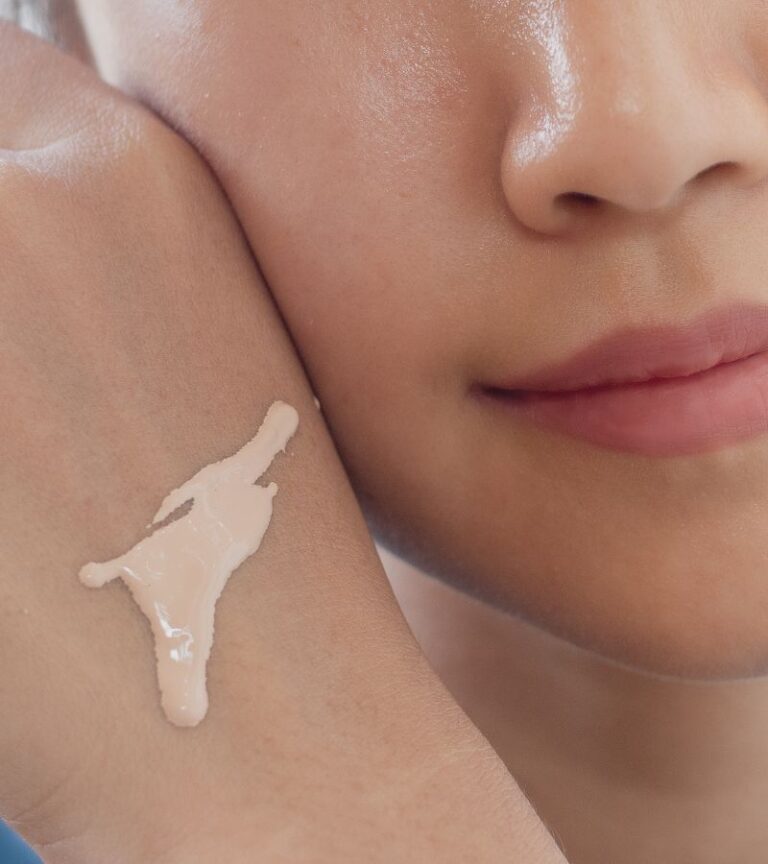 6 conseils pour choisir entre les produits de maquillage en crème ou en poudre