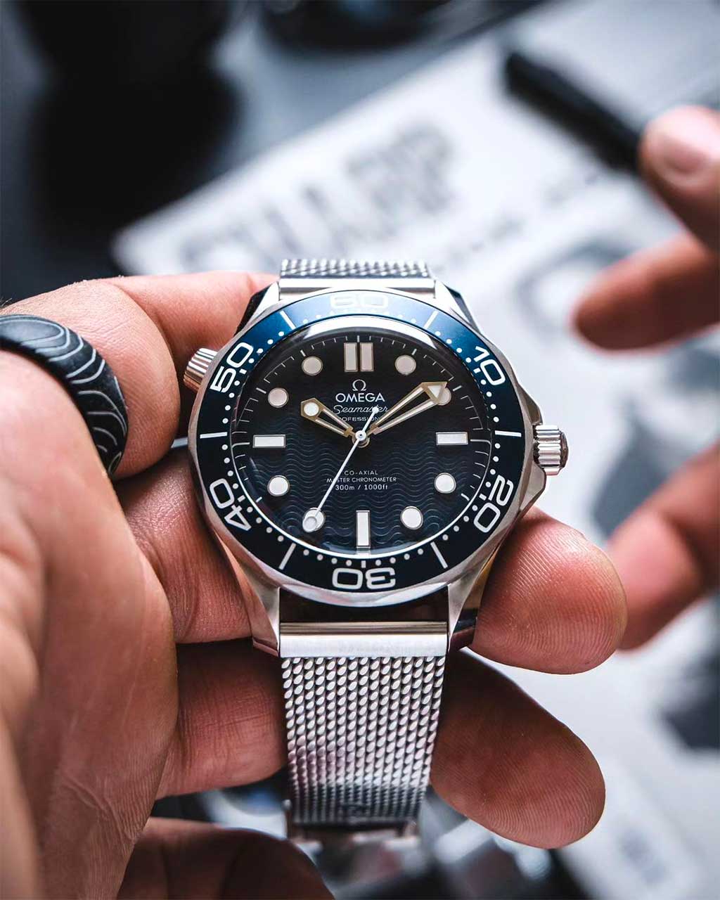 Choosing the Perfect Men's Luxury Watch: A Buyer's Guide