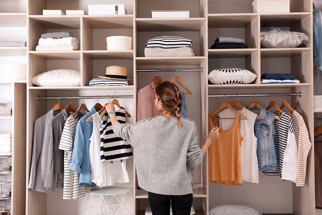 Unveiling Minimalism: Your Complete Handbook to the Capsule Wardrobe