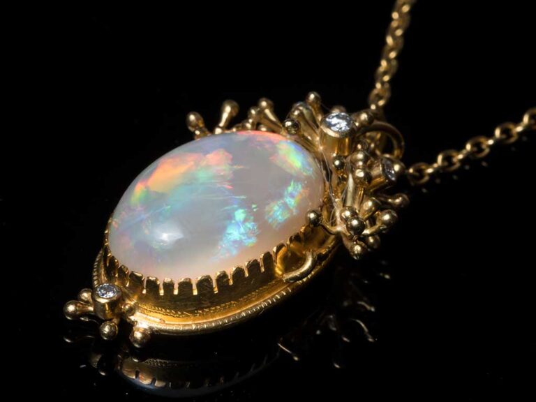 Le monde fascinant des bijoux en opale : au-delà de l’éclat