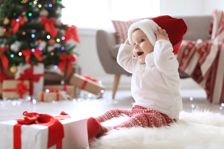 Restez confortable et élégant : les premières idées de tenues de Noël de bébé
