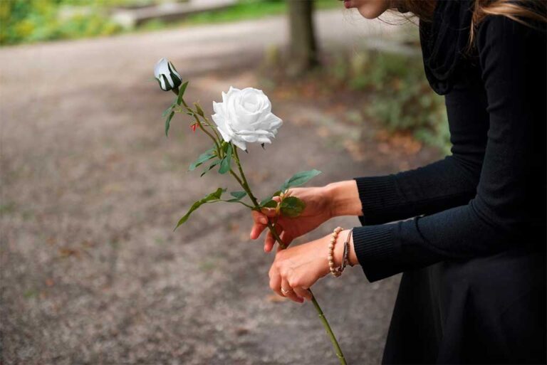 Pourquoi nous avons des fleurs aux funérailles