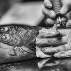 Tendances des tatouages ​​à travers les âges : des temps anciens aux styles modernes