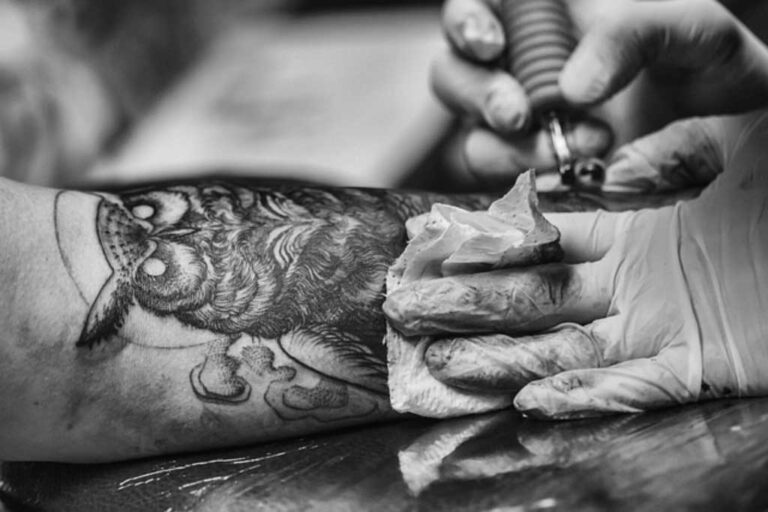 Tendances des tatouages ​​à travers les âges : des temps anciens aux styles modernes