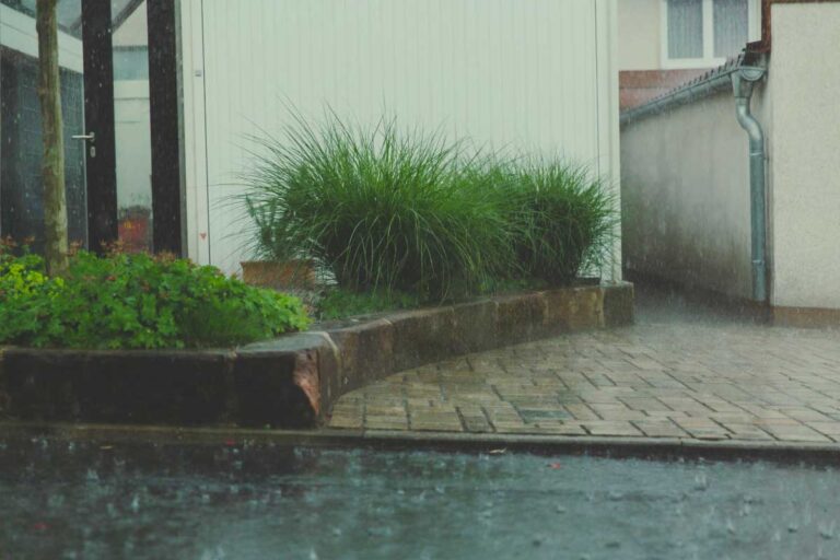 Comment réparer l’extérieur de votre maison contre les dommages causés par la pluie