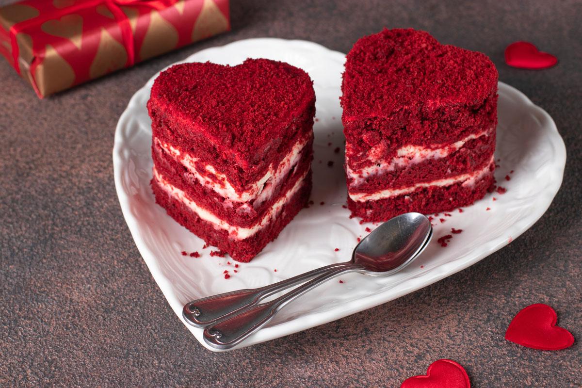 Dessert Keto Saint Valentin : coeurs rouges à la crème
