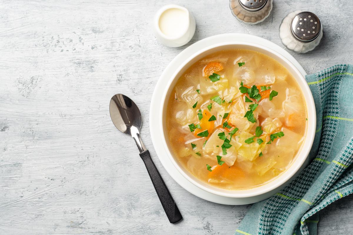 Maigrir avec les soupes de Monika Honora : recette de soupe aux choux