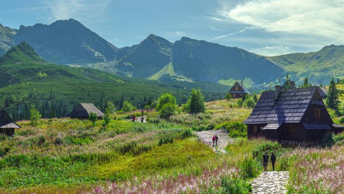 Situation dangereuse dans les montagnes polonaises.  Le parc national des Tatras séduit les touristes