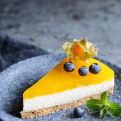 Les secrets d'un cheesecake en forme.  Découvrez comment remplacer les ingrédients riches en calories pour préparer un cheesecake sain et faible en calories.