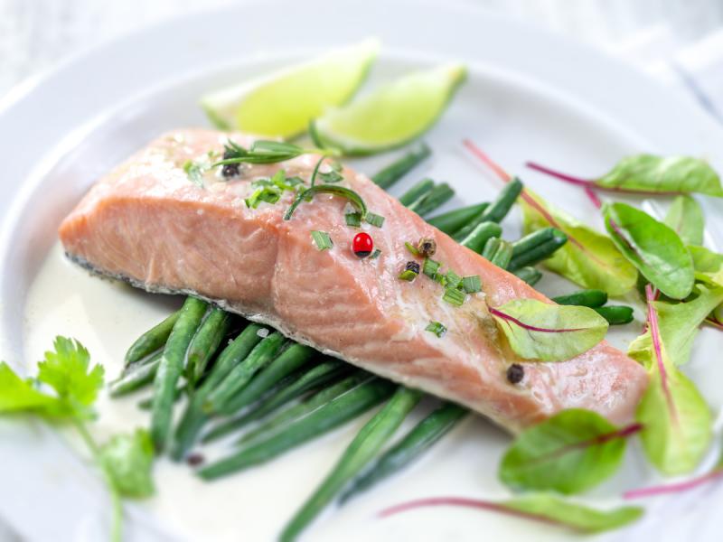 Plat de dîner à la vapeur
