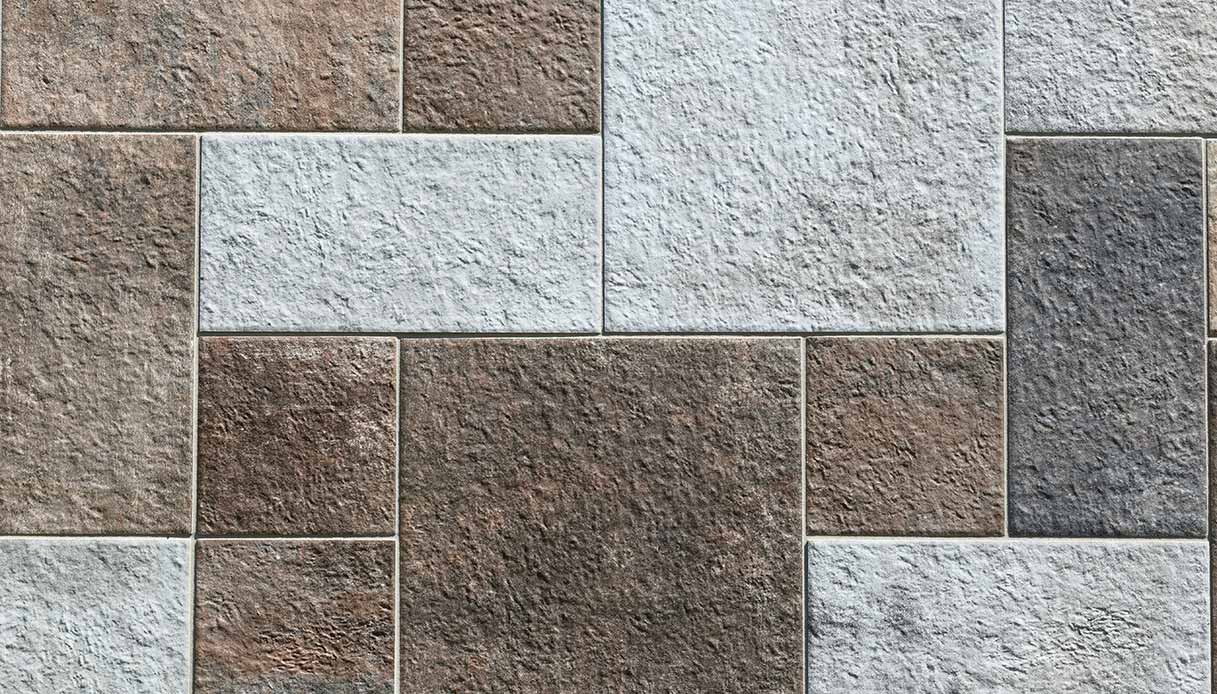 Plancher en pierre multipartie