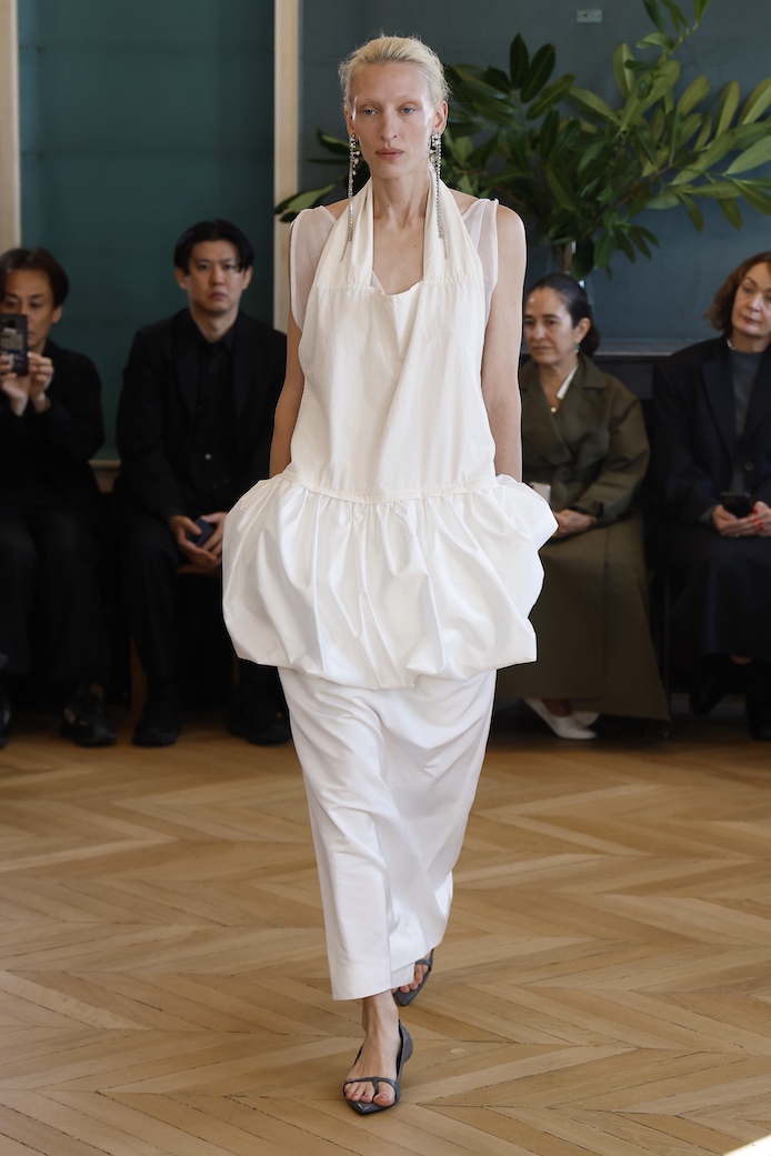 Paris Women's Fashion Week: printemps / été 2025 - Carven Parade