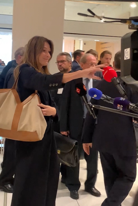 Nicolas Sarkozy condamné: Carla Bruni devant le tribunal