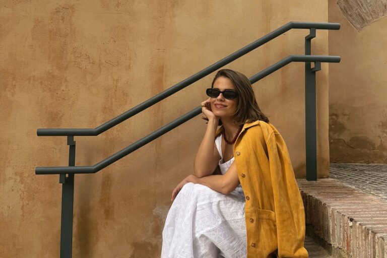 La discrète robe en lin qui ira à merveille aux petites filles ce printemps 2026 vient d&rsquo;arriver chez Mango
