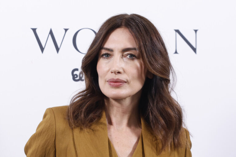 Nieves Álvarez : "Je suis arrivée avec des cheveux très fins, très sensibles et ils se sont vite cassés. Et maintenant j&rsquo;ai des cheveux tellement sains"