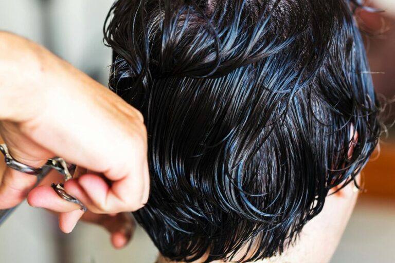 Sept coupes de cheveux courtes en dégradé qui multiplient le volume et mettent en valeur les cheveux fins