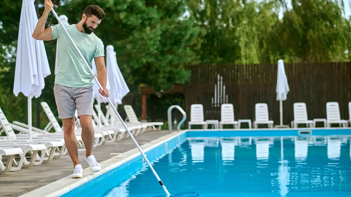 Choisissez le meilleur type d'aspirateur de piscine : voici comment procéder