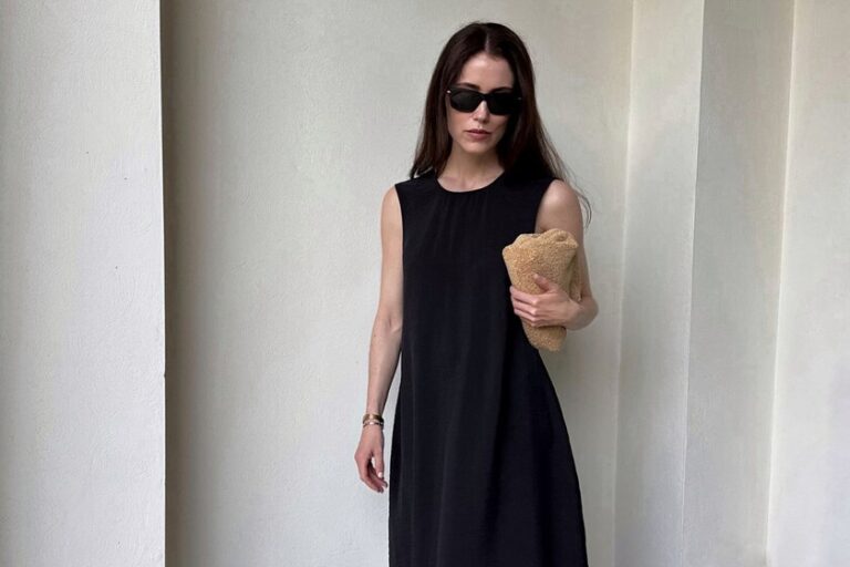 Cinq robes noires super élégantes et fraîches qui sauvent tous les looks cet été (et tous ceux à venir)