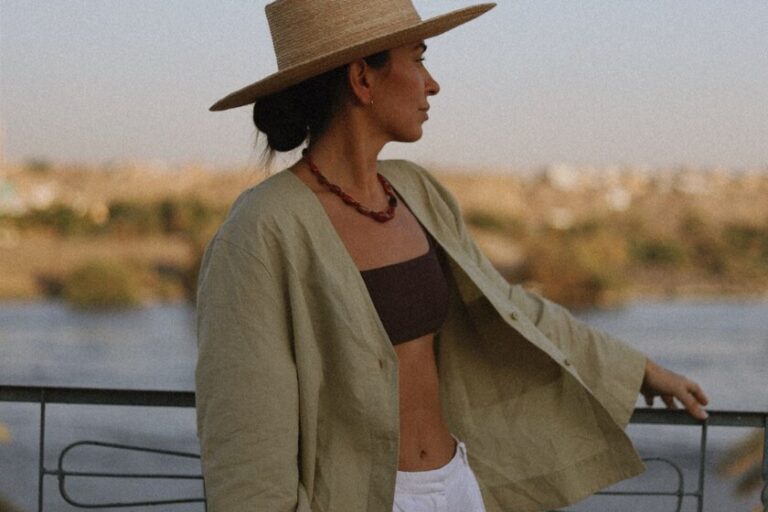 Ni Zara ni Massimo Dutti : Stradivarius propose le pantalon en lin le plus frais, le plus ample et le plus élégant à moins de 26 euros