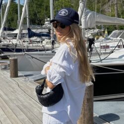 Les jeans blancs les plus recherchés sont ceux de Zara : polyvalents, ils conviennent à tout âge et s&rsquo;accordent avec tout