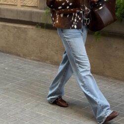 Les mocassins de type mule fabriqués en Espagne qui sont désignés comme chaussures officielles de retour au bureau, en vente chez El Corte Inglés