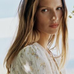Nouveau chez Zara : cinq blouses élégantes et légères à porter avec un bermuda en août et avec un pantalon habillé en septembre