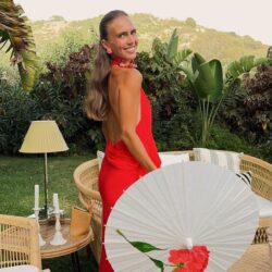 Nouveau chez Zara : la robe d&rsquo;invité couleur cerise idéale pour un mariage l&rsquo;après-midi à moins de 40 euros