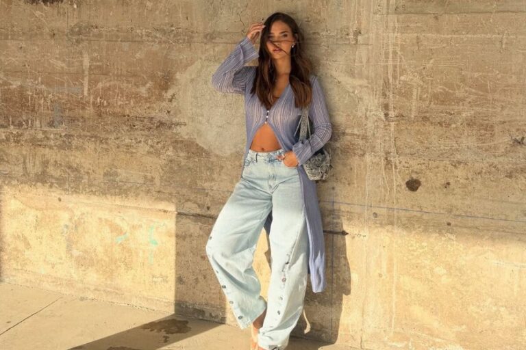 Adieu le skinny : cet automne 2026, les jeans tonneaux les plus élégants s&rsquo;imposent car ils flattent toutes les silhouettes et rajeunissent