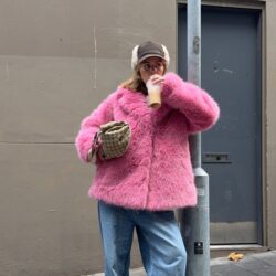 Ce sont les baskets Skechers rose poudré qui déferlent cet automne 2026, mêlant style sportif et féminin.