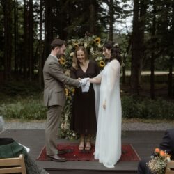 Je ne suis pas maquilleuse professionnelle, mais ma belle-sœur m&rsquo;a fait confiance le jour de son mariage. Comment pouvons-nous passer de "connu" à des amis entre maquillage et pinceaux