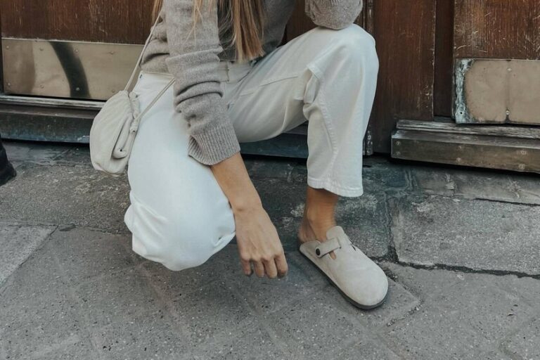 Comment nettoyer les Birkenstocks et les laisser comme neufs avant de les ranger pour la saison suivante