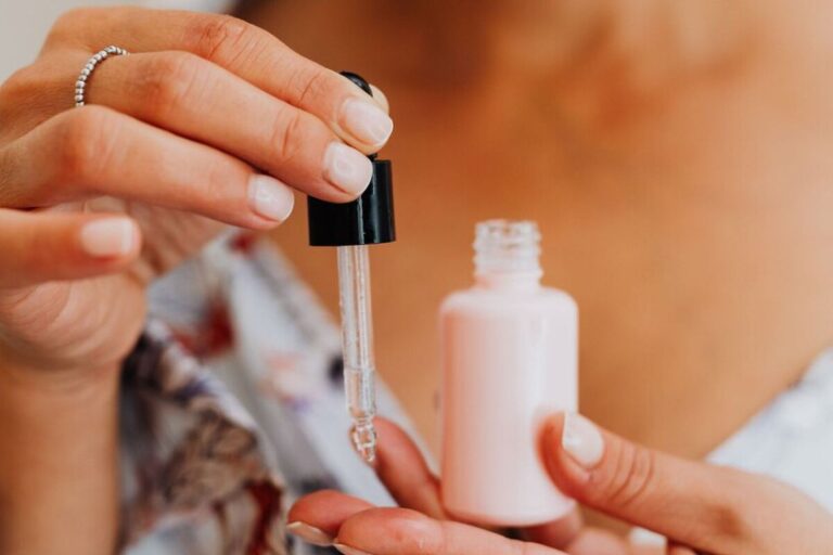 Le sérum facial de Mercadona à effet lifting qui s&rsquo;ajoute à sa ligne K-Skin : léger et rapidement absorbé