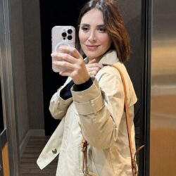 Mango propose deux parkas de mi-saison que les madrilènes chics porteront avec des pulls fins (sur les épaules) jusqu&rsquo;à l&rsquo;automne