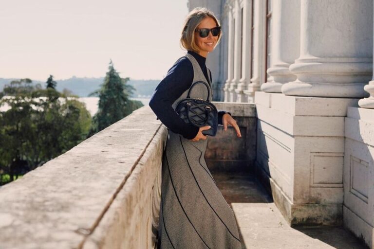 Mango signe les trois robes en maille les plus confortables, chaudes et élégantes que l&rsquo;on portera cet automne-hiver avec des bottes hautes en cuir