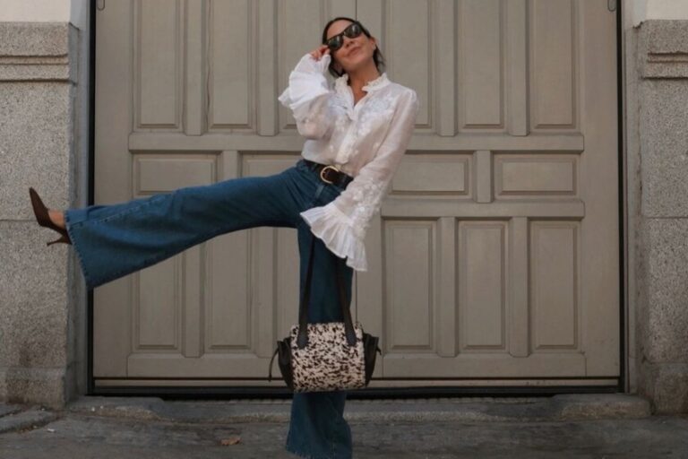 Nouveau chez Zara : cinq chemisiers romantiques qui se marient très bien avec un jean et des chaussures à talons hauts en automne