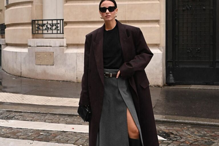 Voici comment les femmes les mieux habillées portent la jupe midi en octobre 2026 : avec des bottes hautes, des talons hauts ou des mocassins